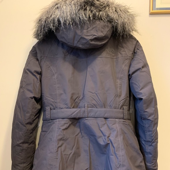 Small women’s North face parka in dark grey - Picture 4 of 8